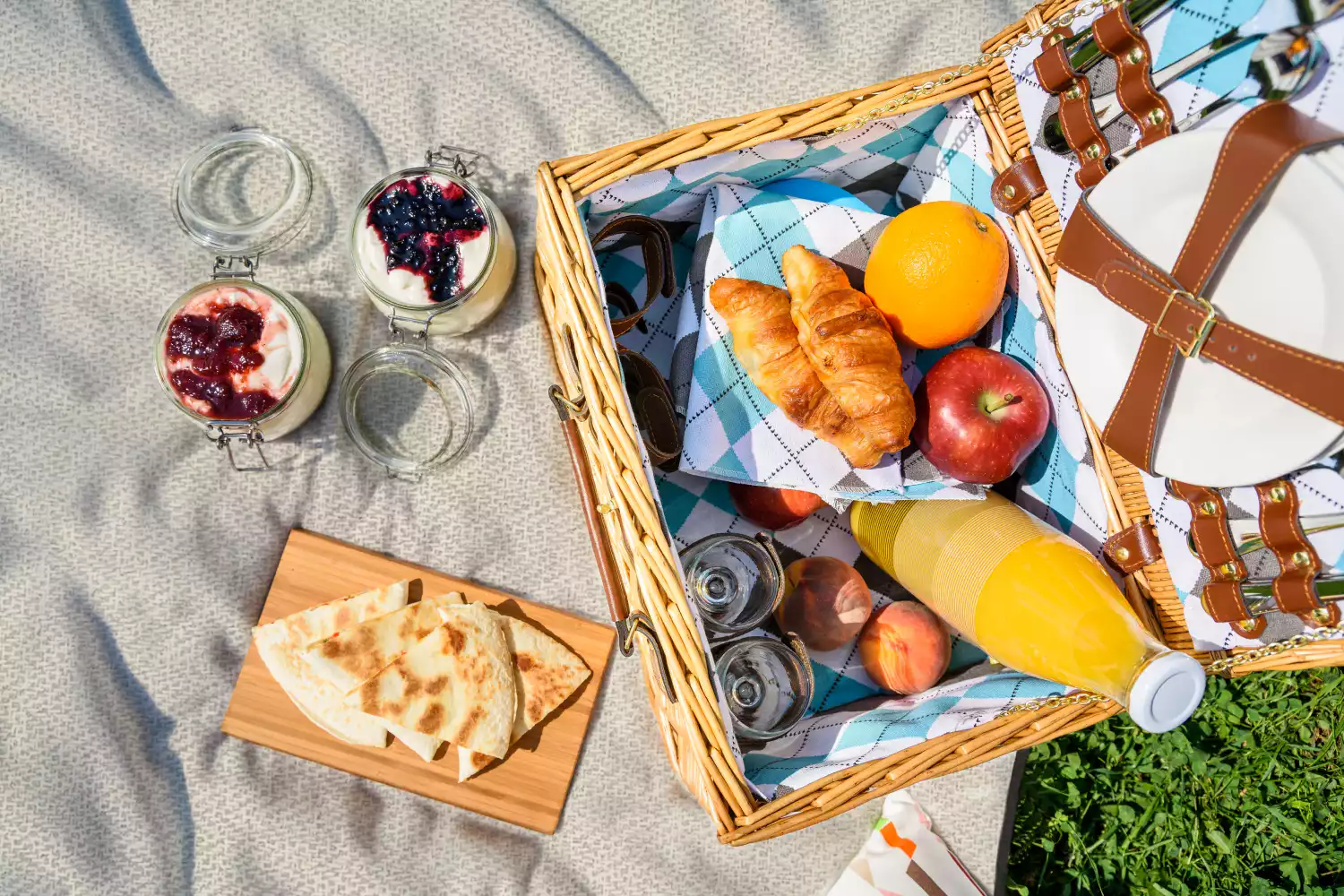 hiking picnic blanket